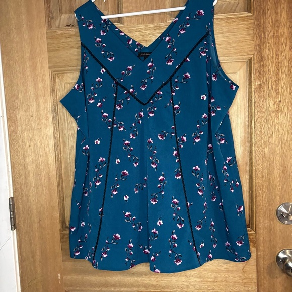 Lane Bryant Tops - Lane Bryant women’s Floral Tank Top size 18